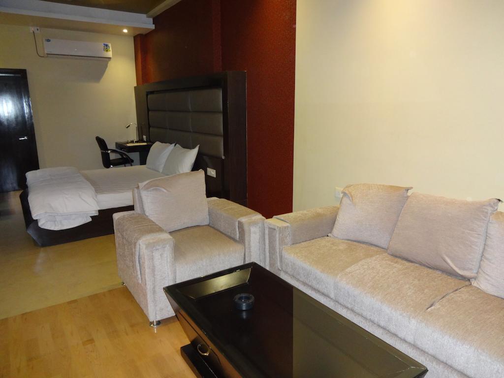 Hardik Resort Órcsha Szoba fotó