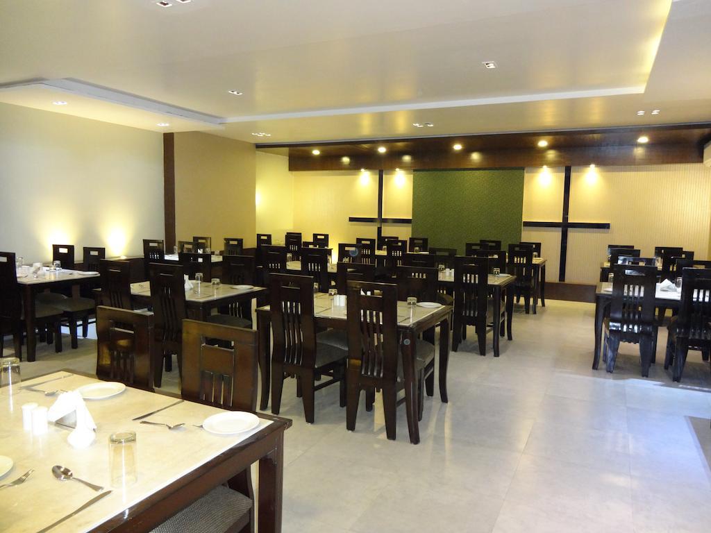 Hardik Resort Órcsha Kültér fotó
