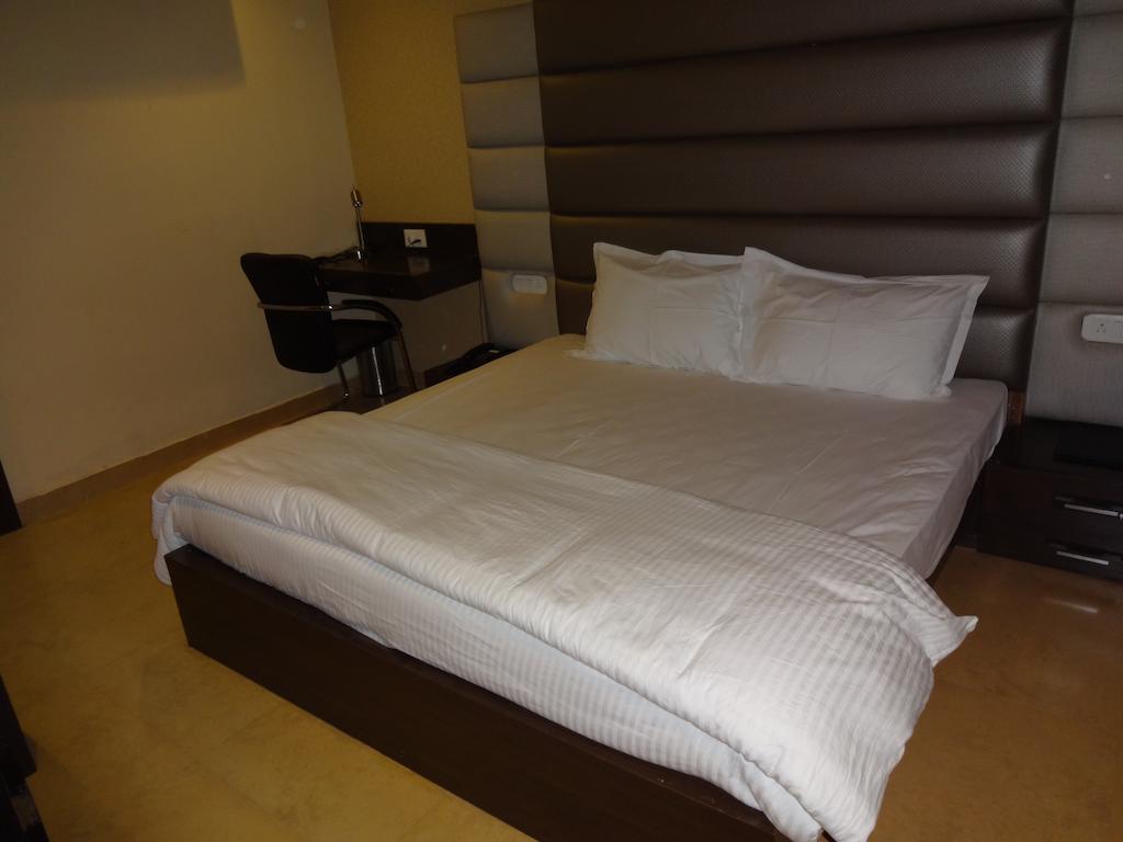 Hardik Resort Órcsha Kültér fotó