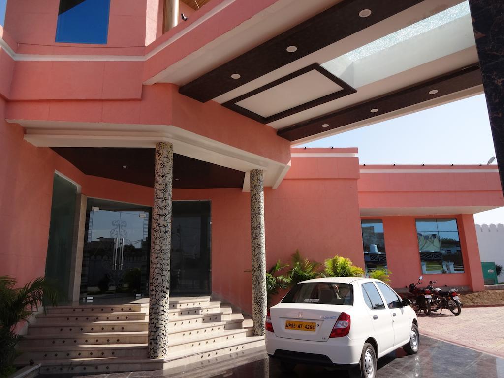 Hardik Resort Órcsha Kültér fotó