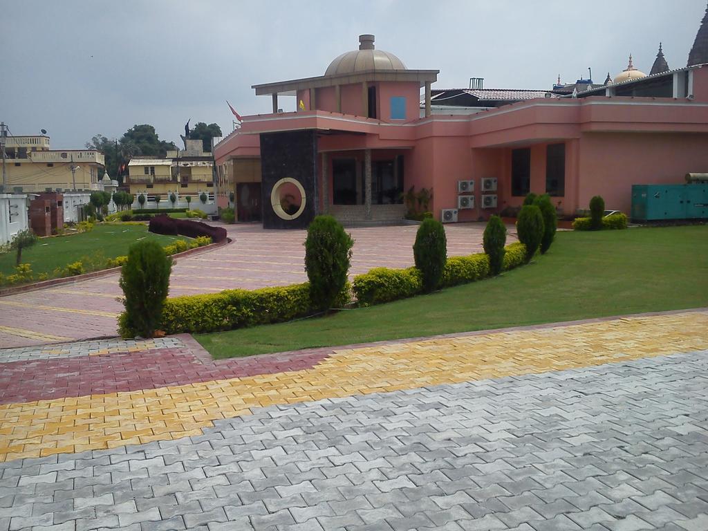 Hardik Resort Órcsha Kültér fotó